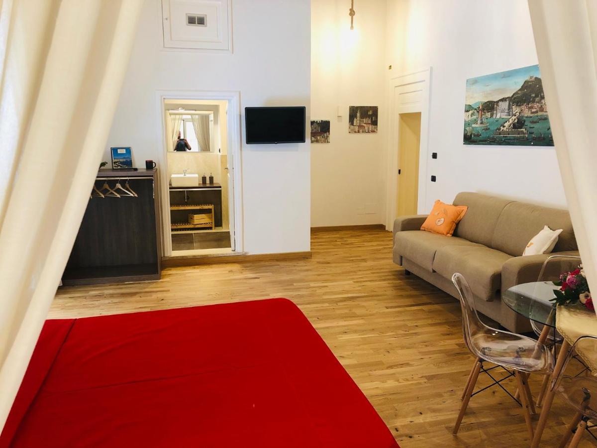Domus Studio 25 Bed & Breakfast Неаполь Екстер'єр фото