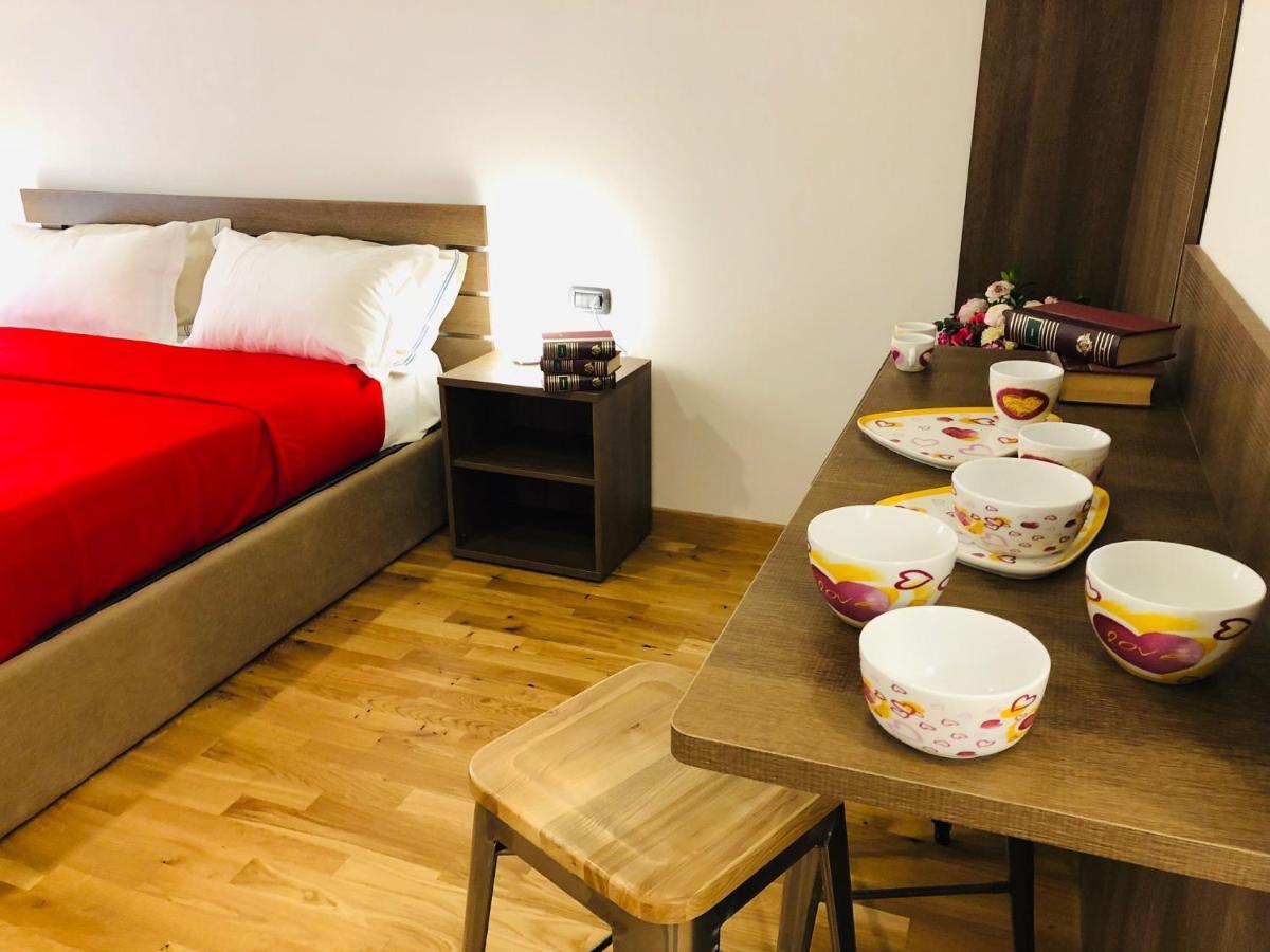 Domus Studio 25 Bed & Breakfast Неаполь Екстер'єр фото