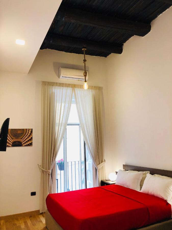 Domus Studio 25 Bed & Breakfast Неаполь Екстер'єр фото