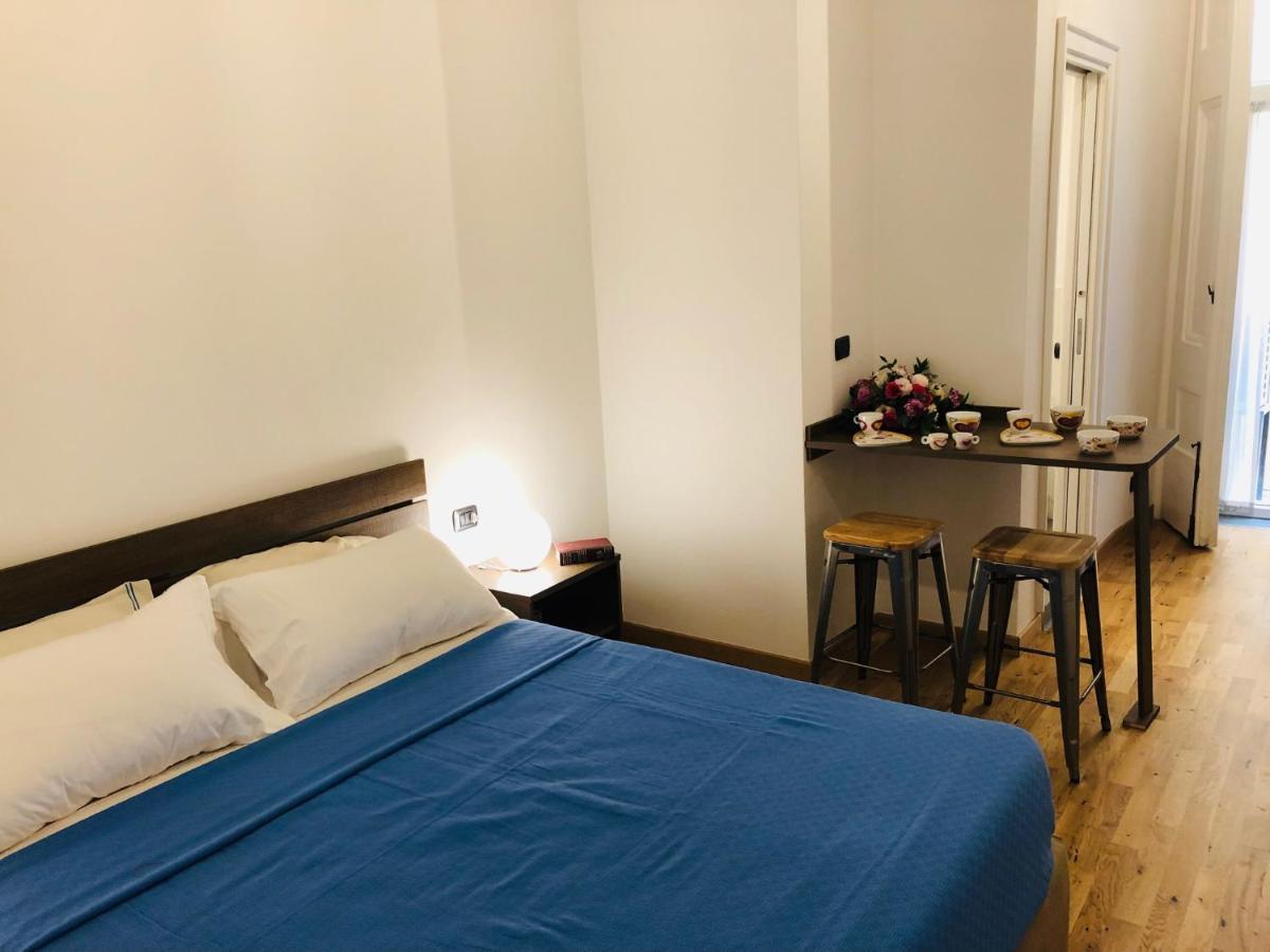 Domus Studio 25 Bed & Breakfast Неаполь Екстер'єр фото